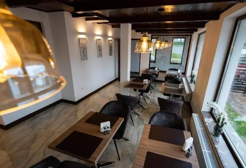 Pensiunea White Residence