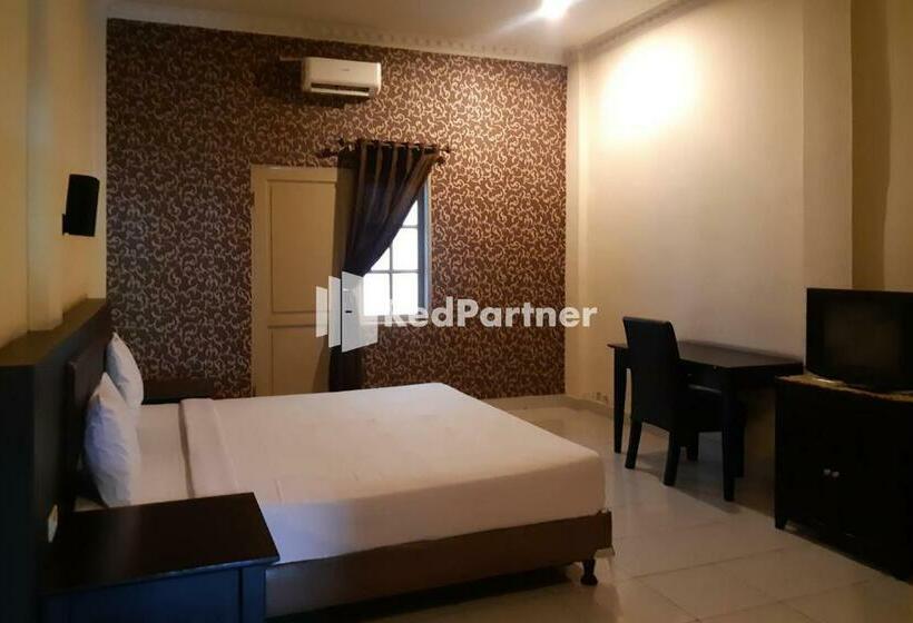 ホテル Carolina Transit Medan Mitra Reddoorz