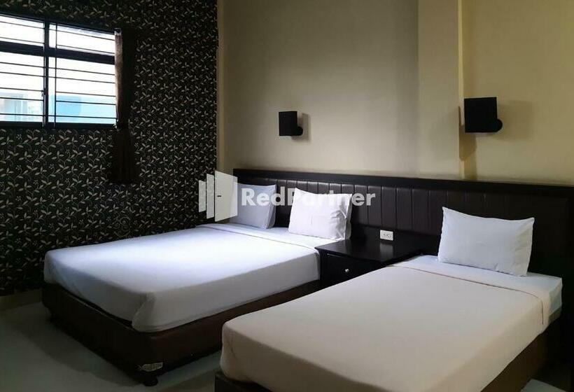 ホテル Carolina Transit Medan Mitra Reddoorz