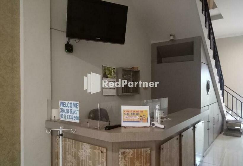 ホテル Carolina Transit Medan Mitra Reddoorz