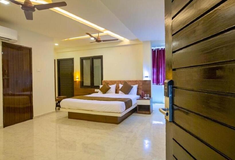 בית מלון כפרי Ivy Residency