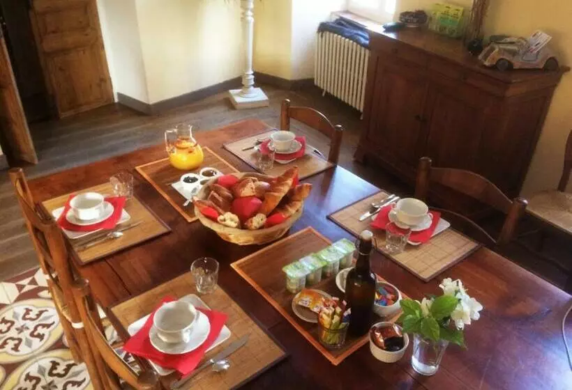 Aamiaismajoitus (B&B) Le Village Hôtes