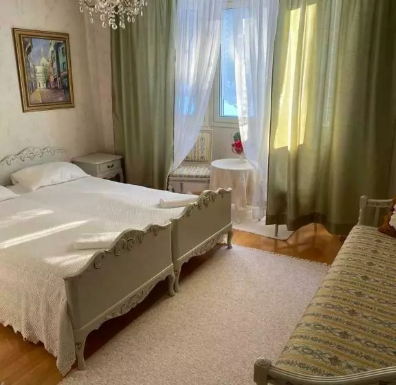 Aamiaismajoitus (B&B) Li Kultainen Joutsen