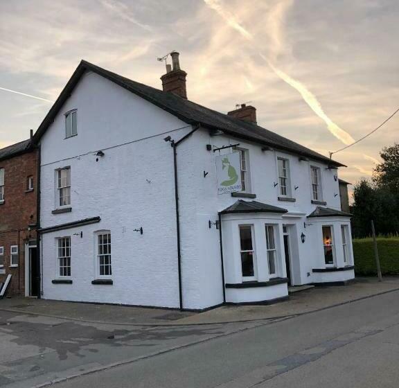 ホテル The Fox And Hounds