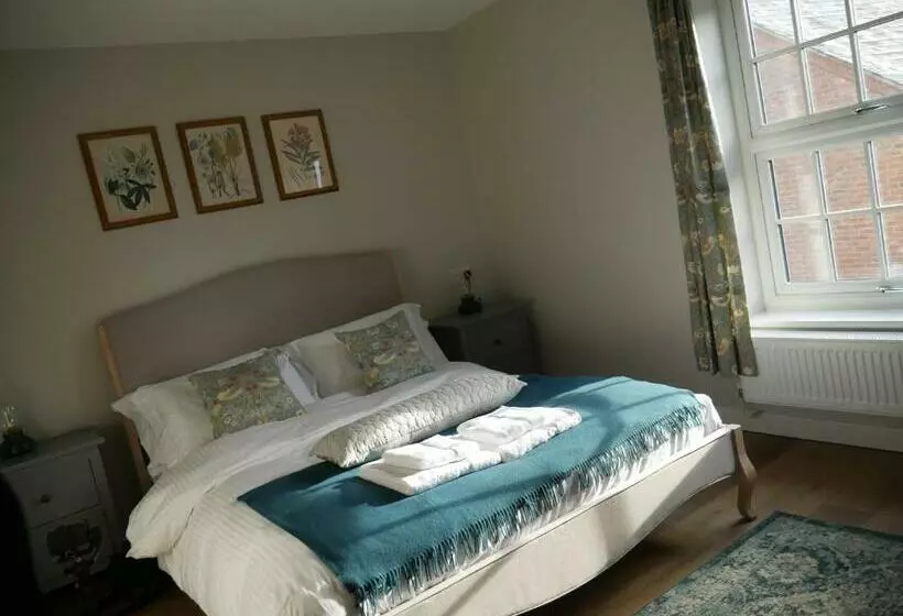 Hotelli The Fox And Hounds