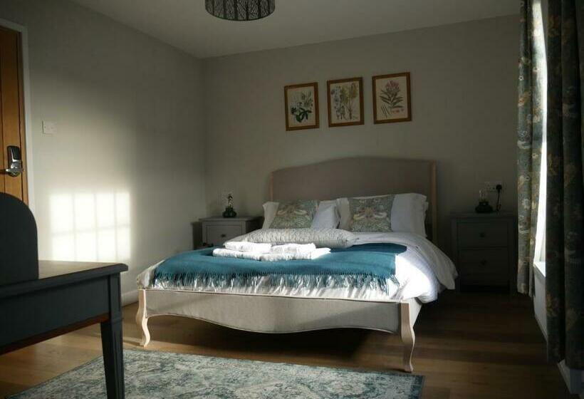 ホテル The Fox And Hounds