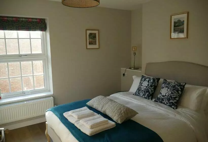 Hotelli The Fox And Hounds