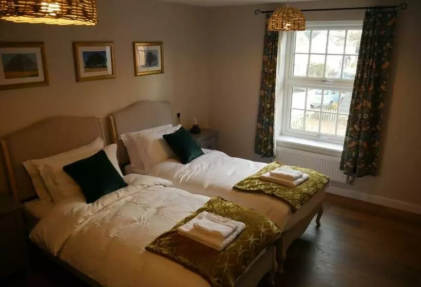 Hotelli The Fox And Hounds