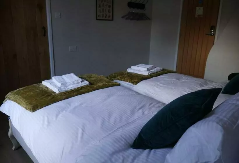 Hotelli The Fox And Hounds