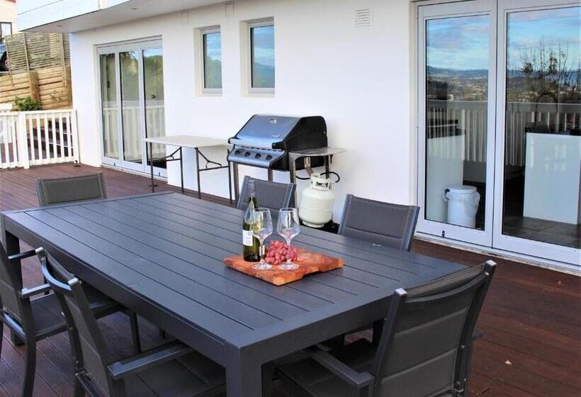 Pensió Serenity Views