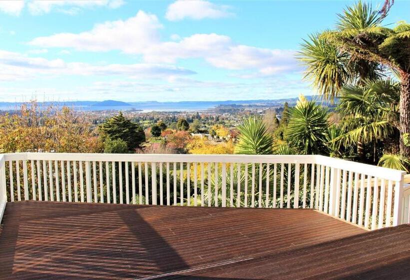 Pensió Serenity Views