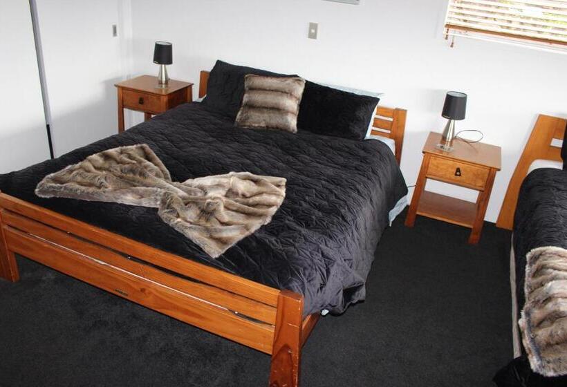 Pensió Serenity Views