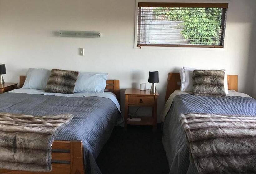 Pensió Serenity Views