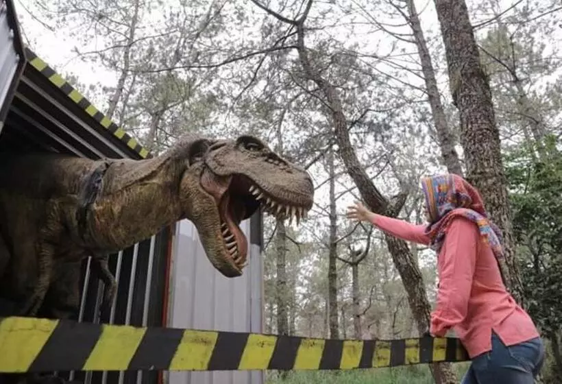 Lomakeskus Lawu Forest Camp