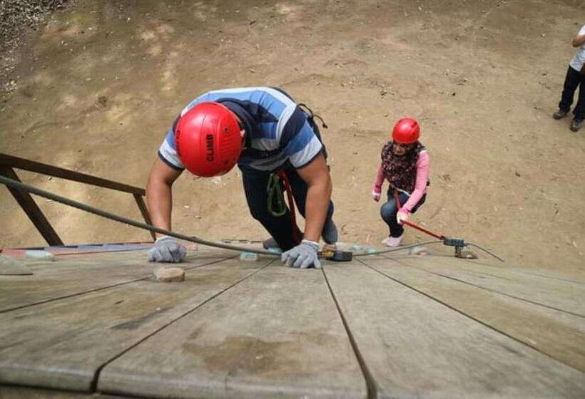 Курорт Lawu Forest Camp