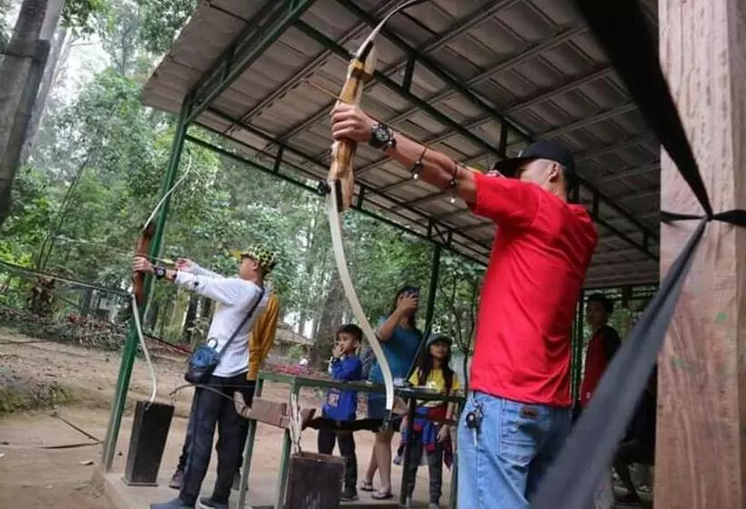 Lomakeskus Lawu Forest Camp