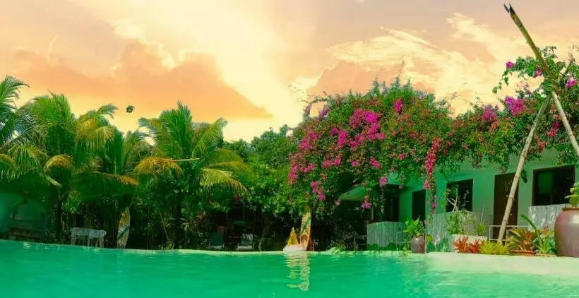 Lomakeskus Oasis Phuket Airport