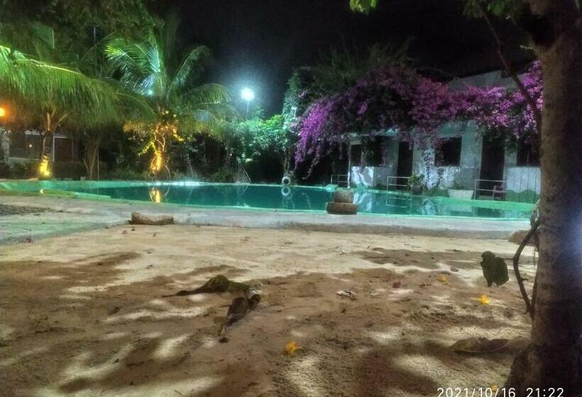 منتجع Oasis Phuket Airport