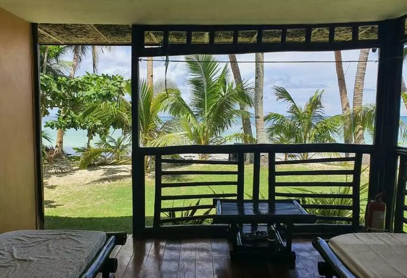 هتل Charisma Beach Resort