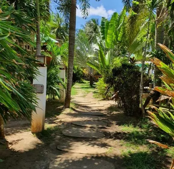 هتل Charisma Beach Resort