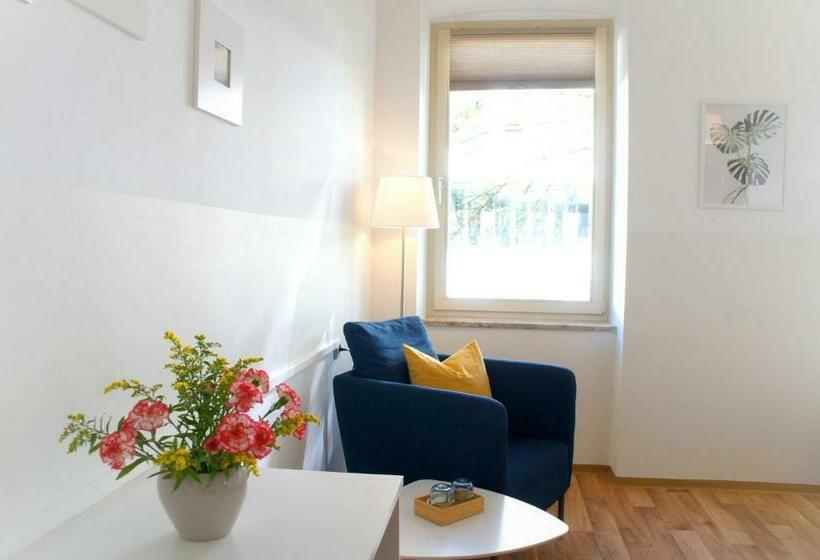 فندق Schwarzacherhof Pension & Apartments