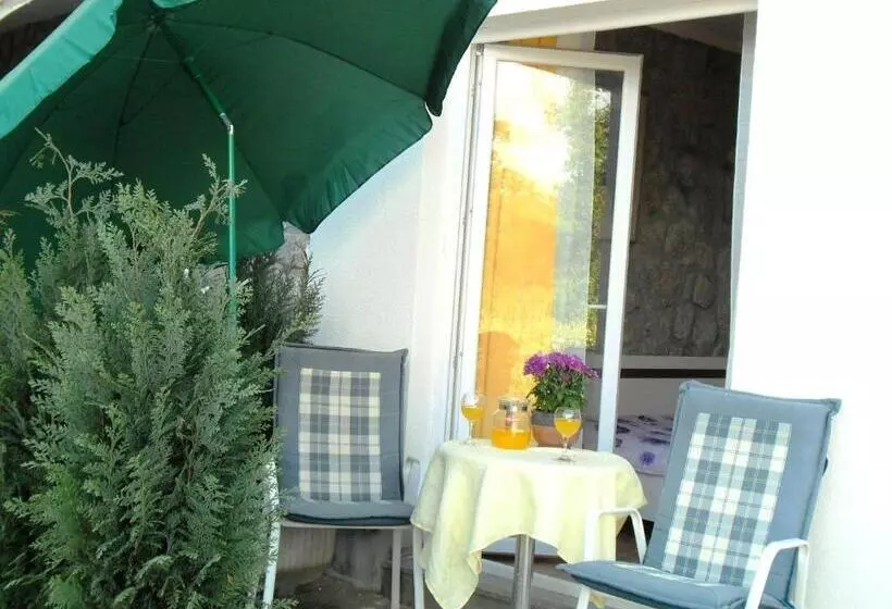 فندق Apartment Biro Kestenovi