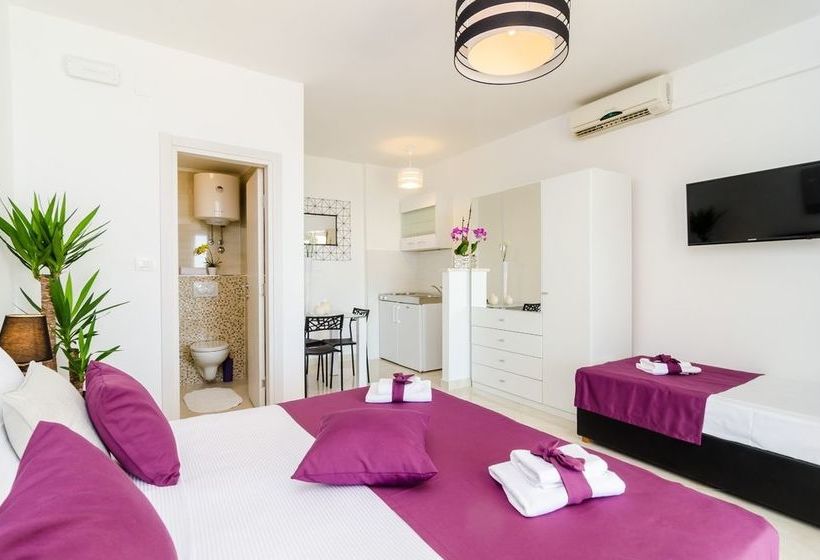 Отель Apartments A&m