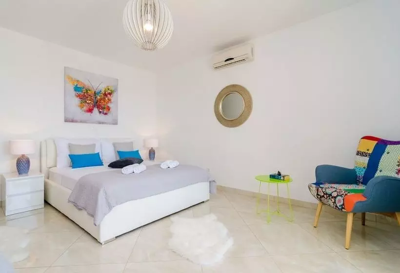 Отель Apartments A&m