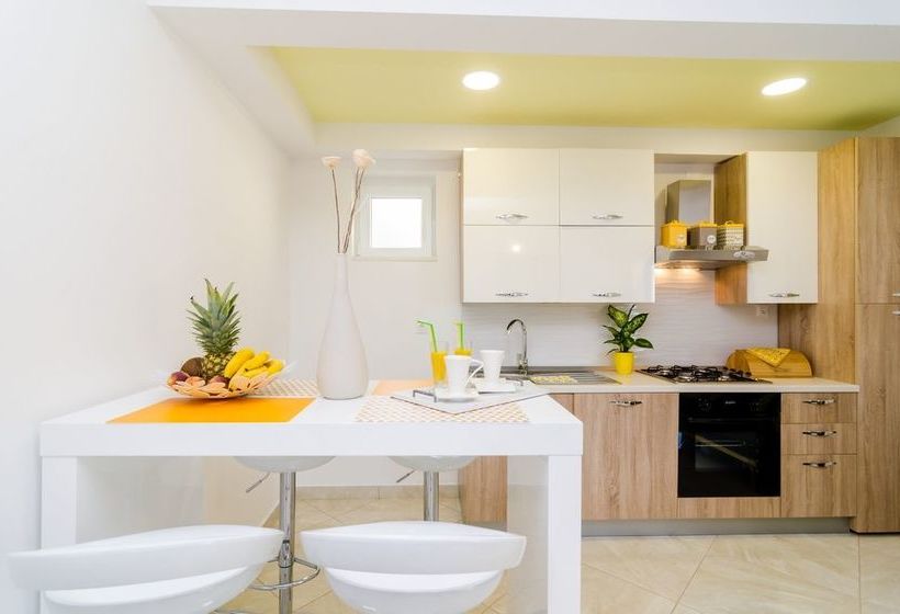 Отель Apartments A&m