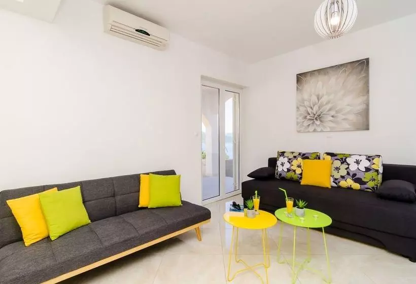 Отель Apartments A&m