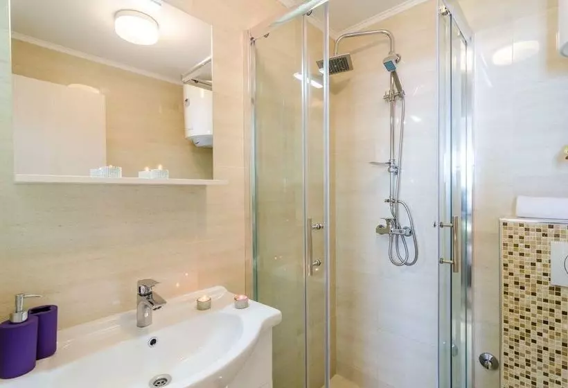 Отель Apartments A&m