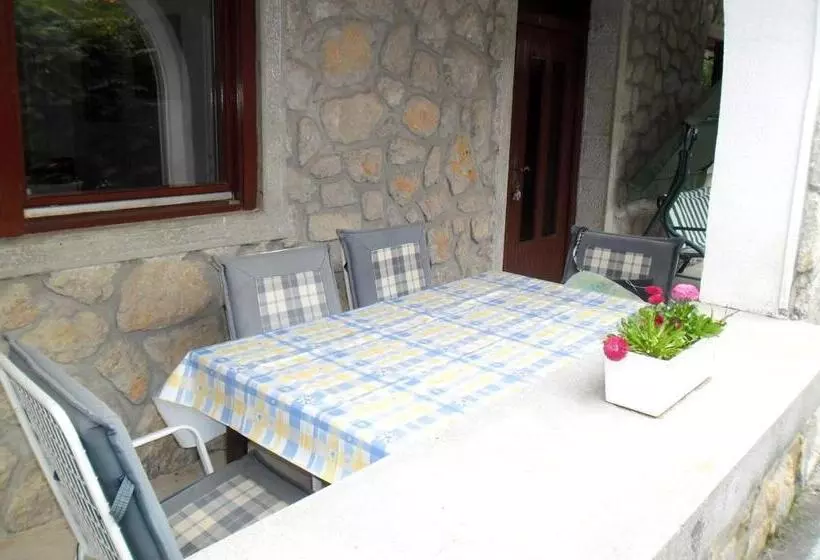 فندق Apartment Biro Kestenovi