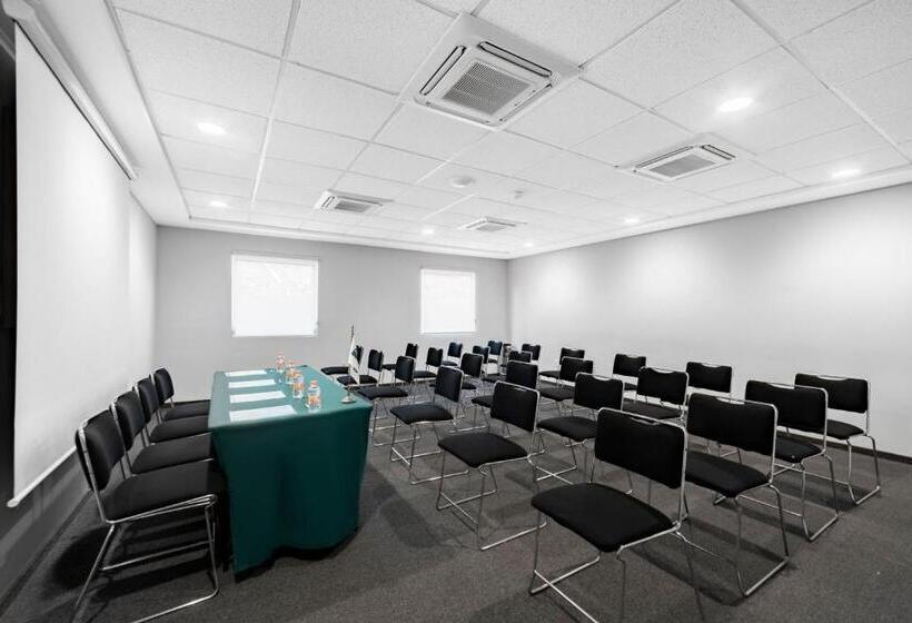 ホテル City Express Junior By Marriott Ciudad Del Carmen Aeropuerto