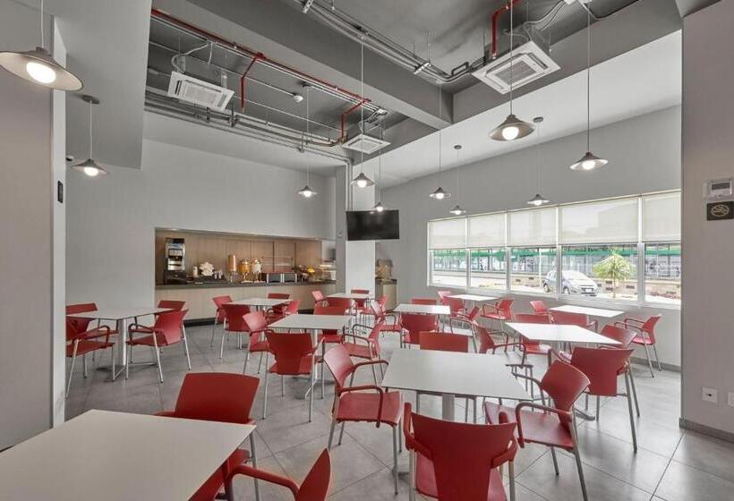 ホテル City Express Junior By Marriott Ciudad Del Carmen Aeropuerto