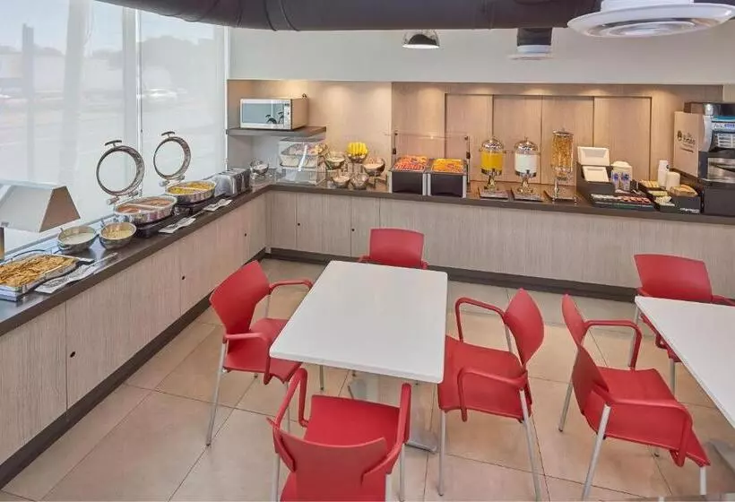 Отель City Express Junior By Marriott Ciudad Del Carmen Aeropuerto