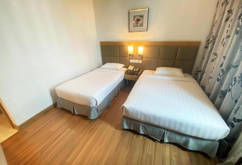 Отель Crown Garden