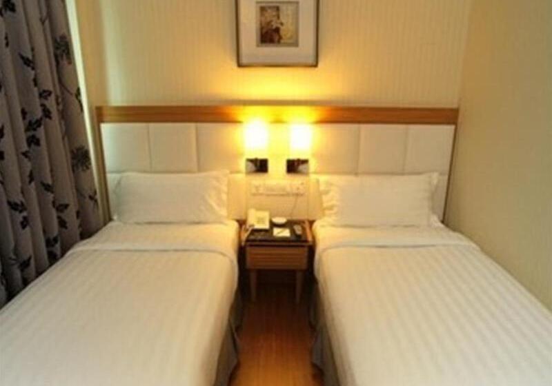 Отель Crown Garden