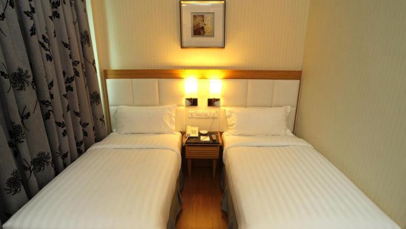 Отель Crown Garden