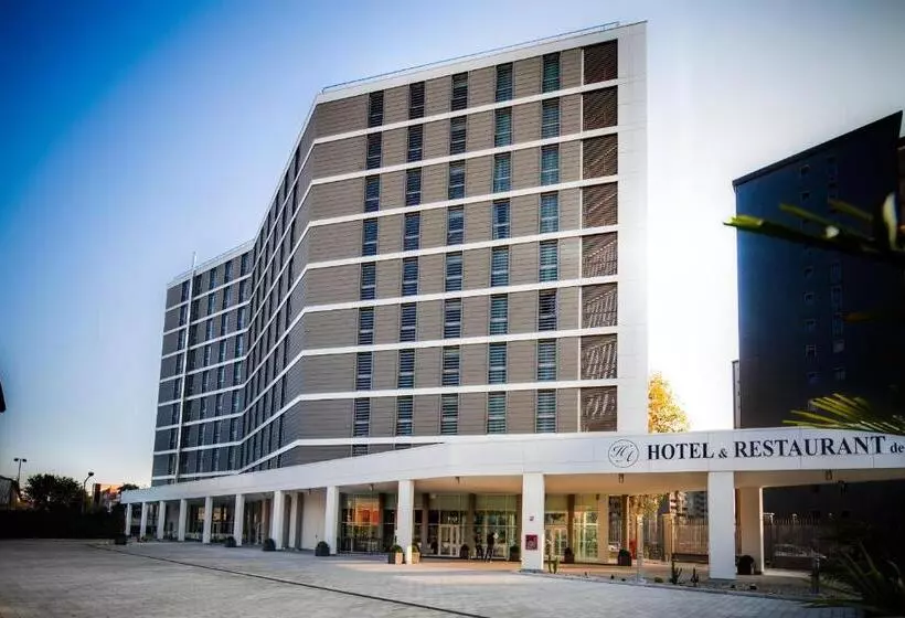 فندق Degli Arcimboldi