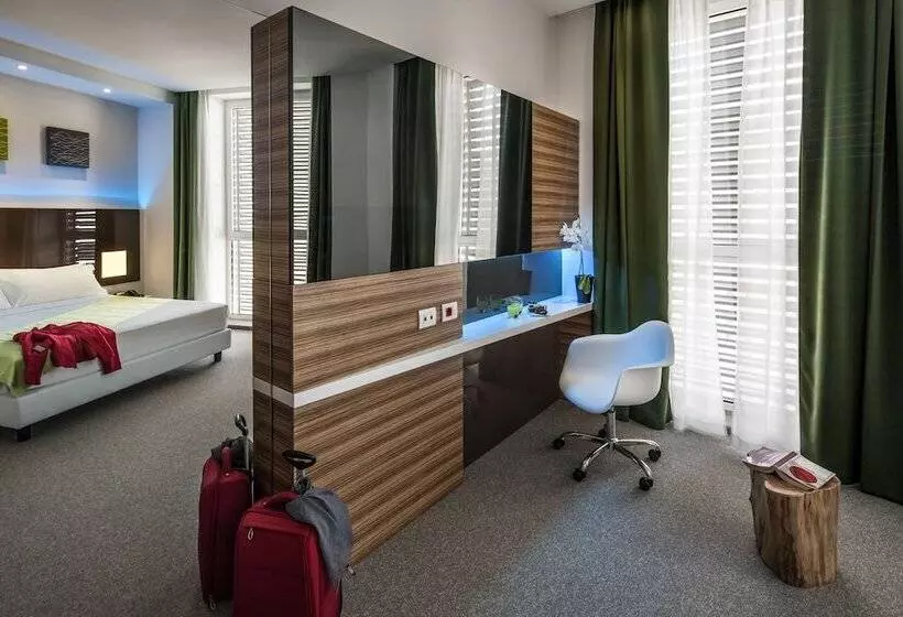 فندق Degli Arcimboldi