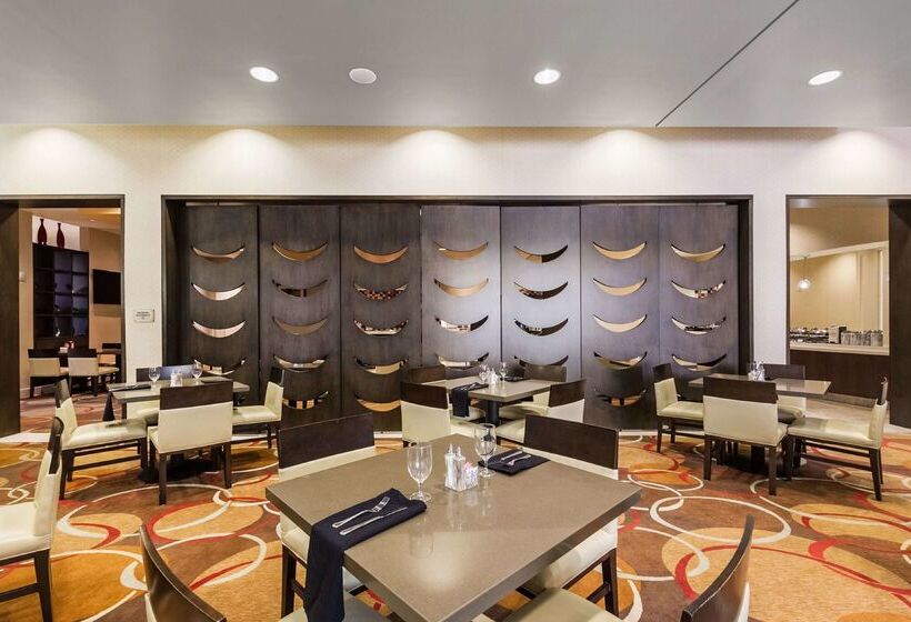 فندق Embassy Suites Newark Airport