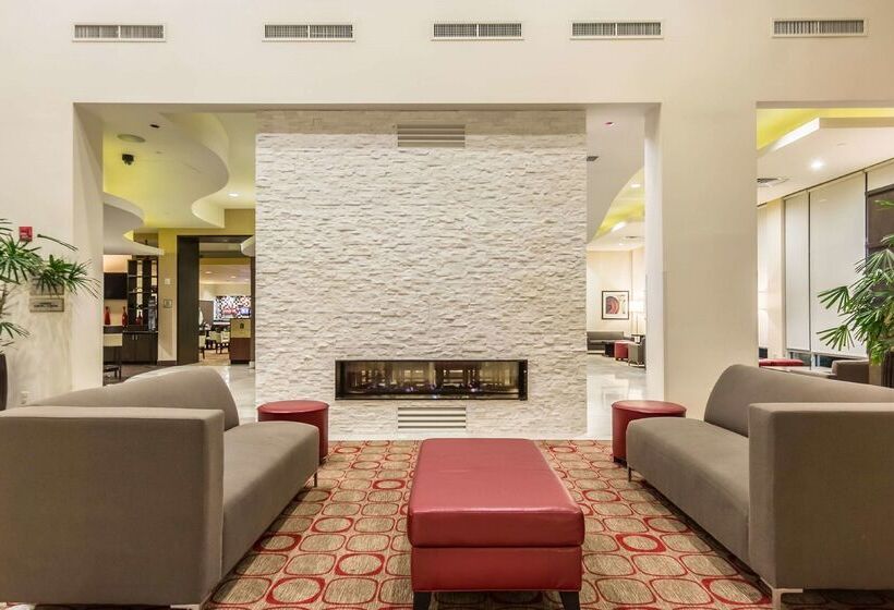 فندق Embassy Suites Newark Airport