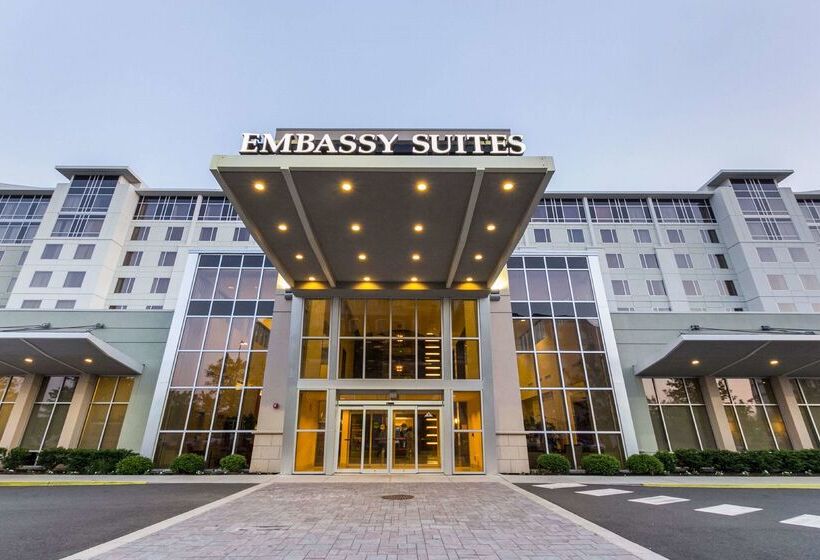 فندق Embassy Suites Newark Airport