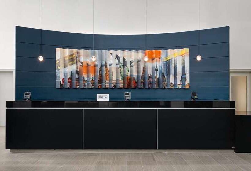 فندق Embassy Suites Newark Airport