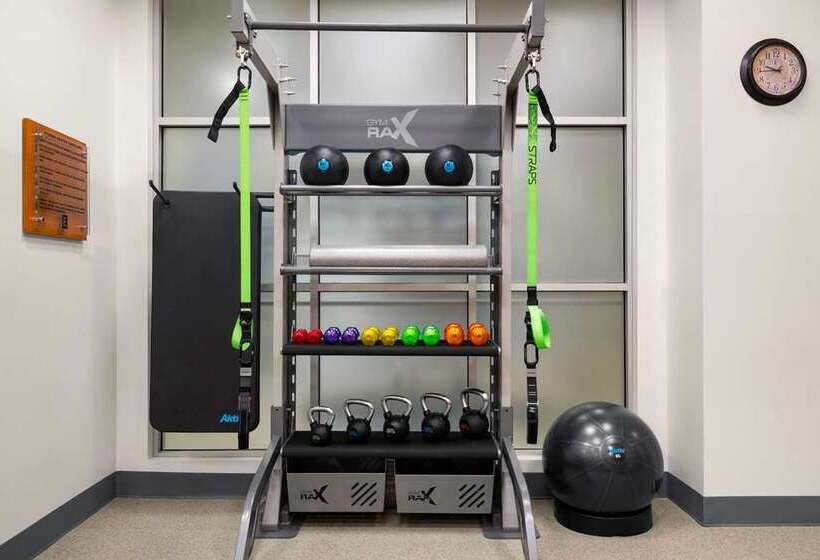 فندق Embassy Suites Newark Airport