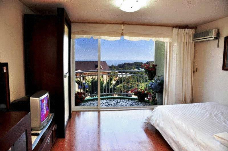 Hotel Jeju Jungmun Village