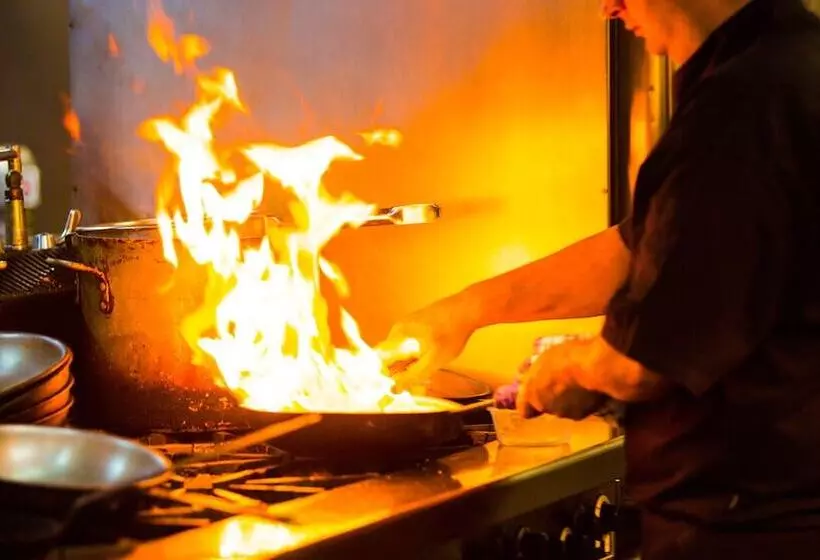 酒店 Lady Bay Resort