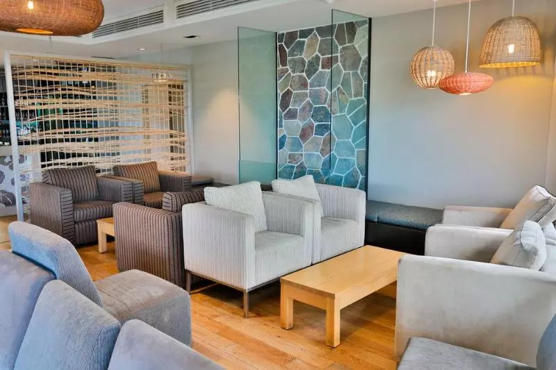 酒店 Lady Bay Resort