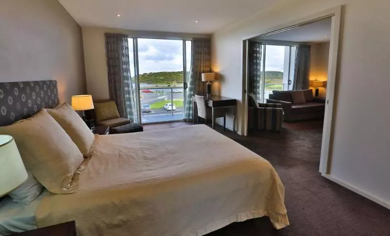 酒店 Lady Bay Resort