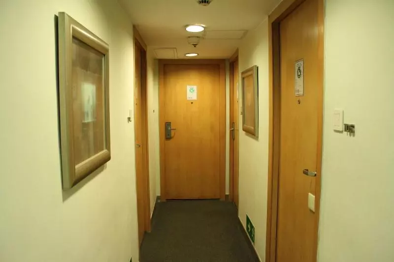 هتل Mingle At The Eden